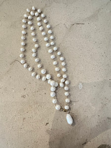 Ximena pearl necklace